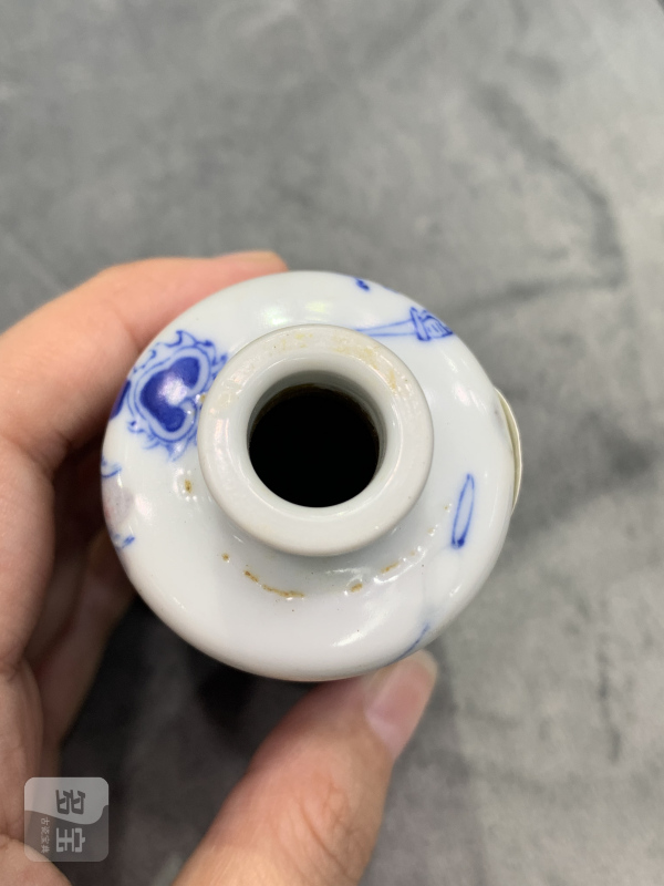 清晚期青花釉里红刀马人物纹鼻烟壶 - 图7